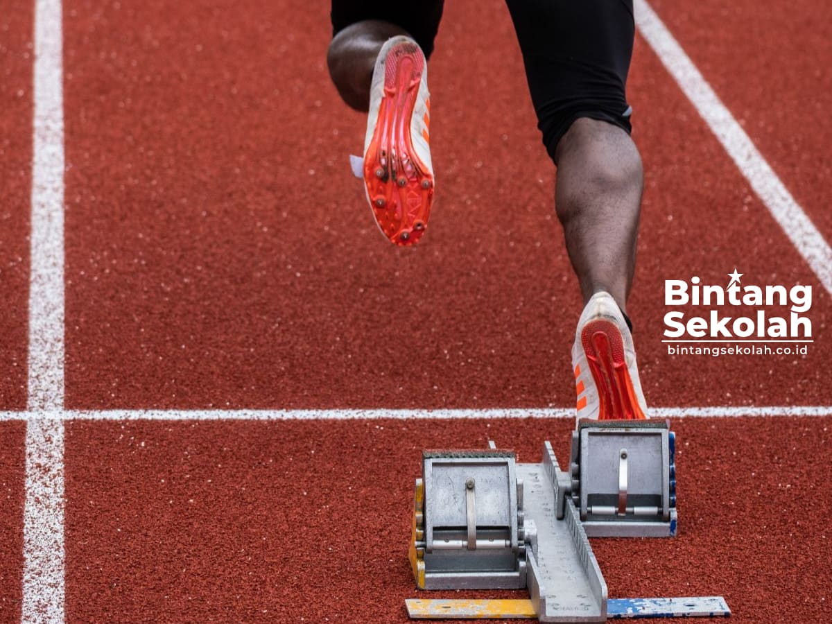 Tolakan kaki saat start Lari Jarak Pendek (Sprint)